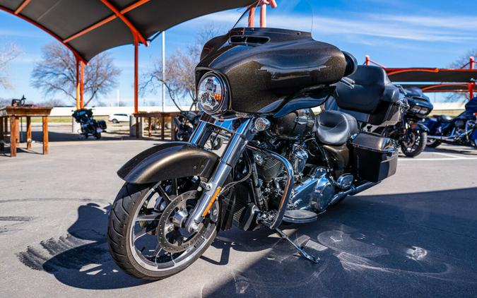 2021 Street Glide River Rock Gray FLHX