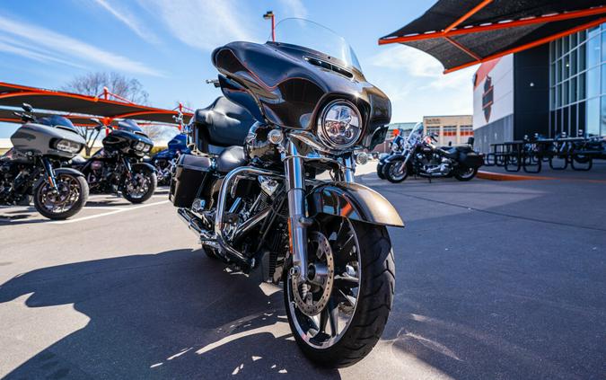 2021 Street Glide River Rock Gray FLHX