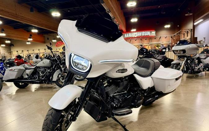 2025 Harley-Davidson® FLHX - Street Glide®