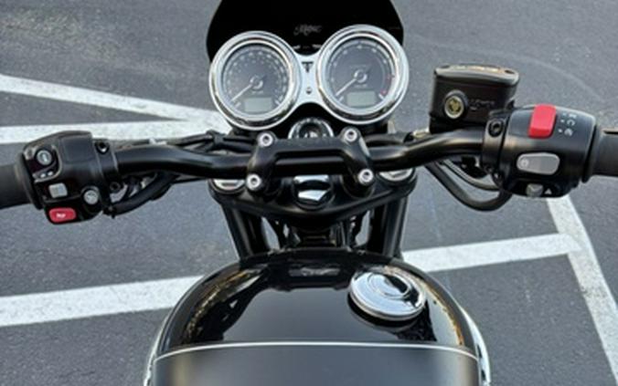 2023 Triumph Bonneville T120 Black Sapphire Black / Matte Sapph