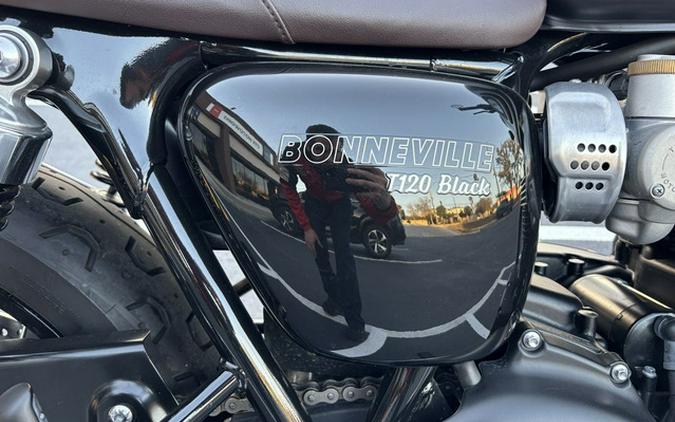 2023 Triumph Bonneville T120 Black Sapphire Black / Matte Sapph