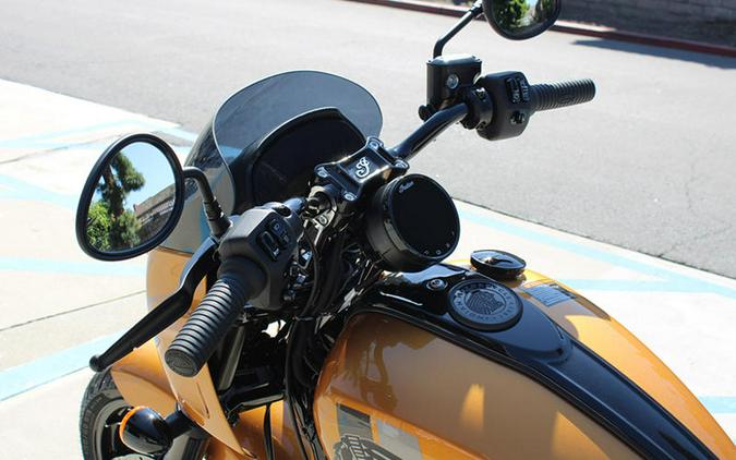 2026 Indian Motorcycle® Sport Chief RT Vibrant Orange Metallic