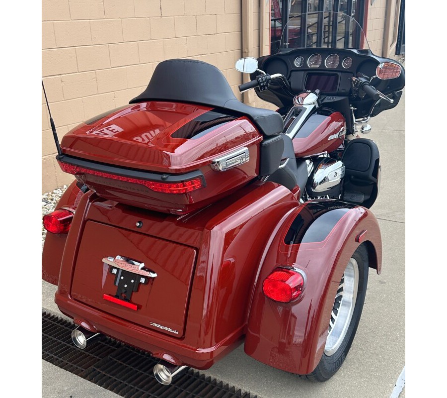 2024 Harley-Davidson Tri Glide Ultra Red Rock / Vivid Black