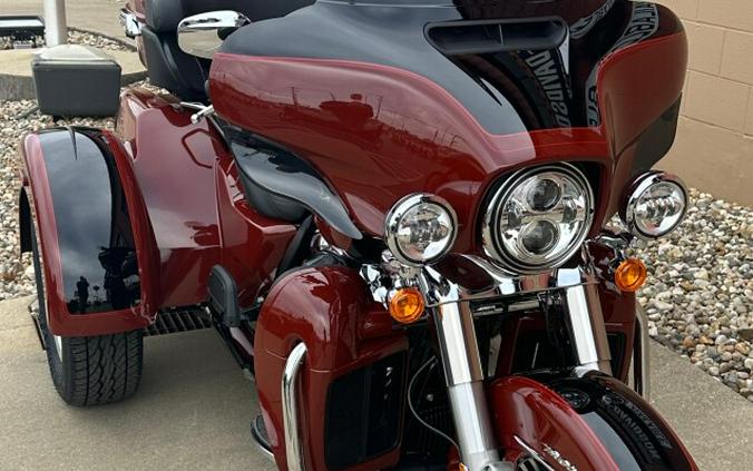 2024 Harley-Davidson Tri Glide Ultra Red Rock / Vivid Black