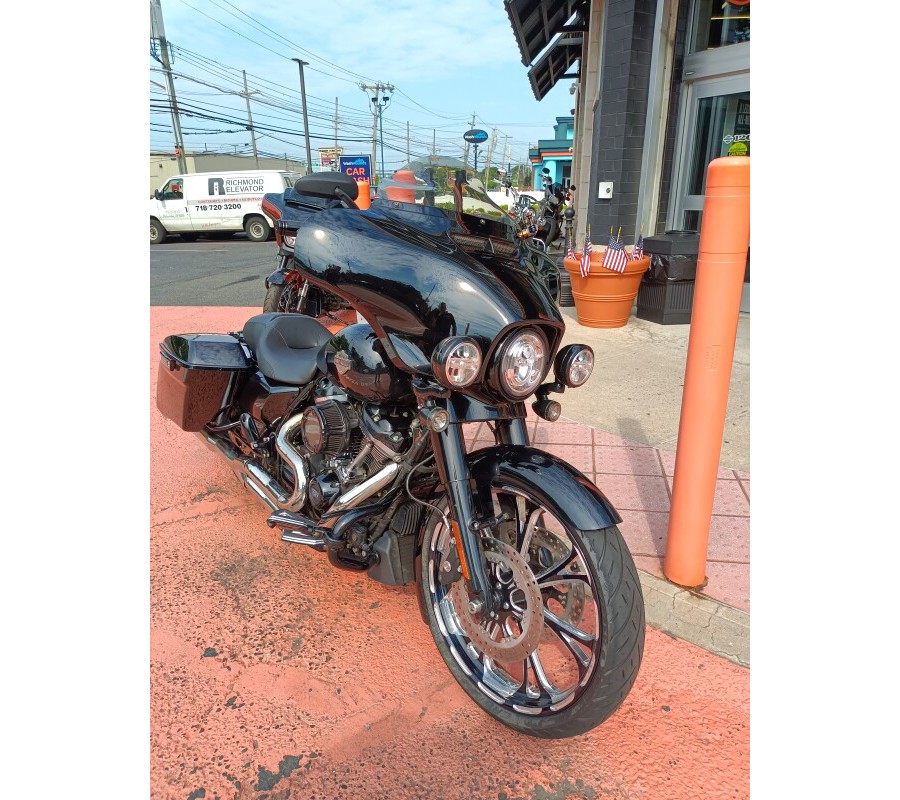 2021 Harley-Davidson Street Glide Special Vivid Black - Black Finish