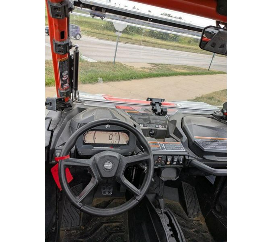 2021 Can-Am® Maverick Sport X rc 1000R