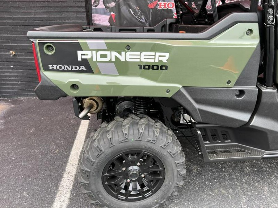 2023 Honda® Pioneer 1000-6 Deluxe Crew