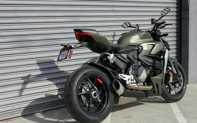 2024 Ducati Streetfighter V2