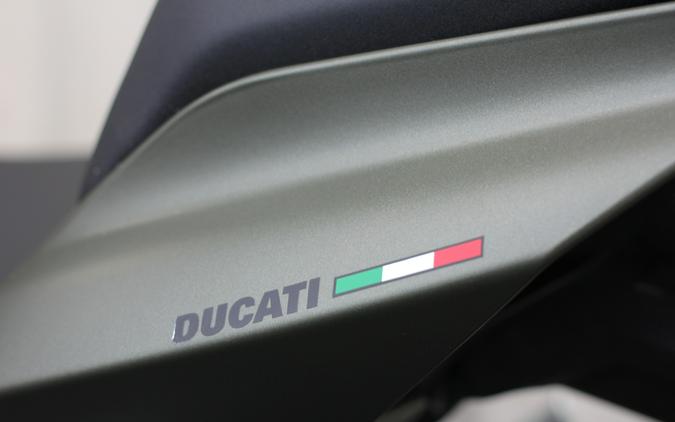 2024 Ducati Streetfighter V2