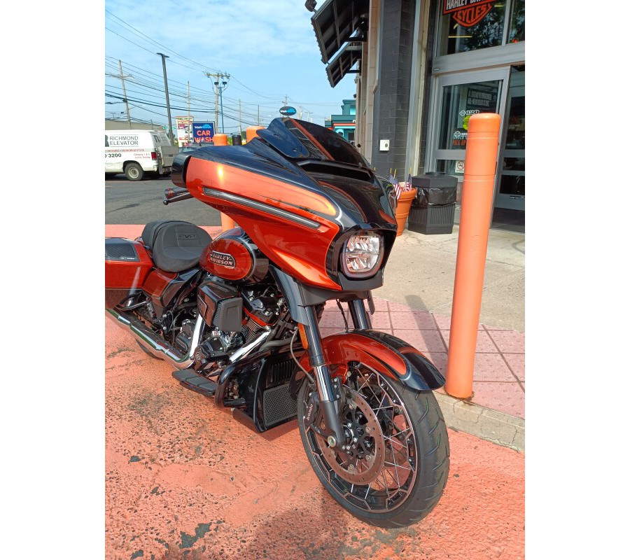 2023 Harley-Davidson CVO™ Street Glide Whiskey Neat w/Raven Metallic