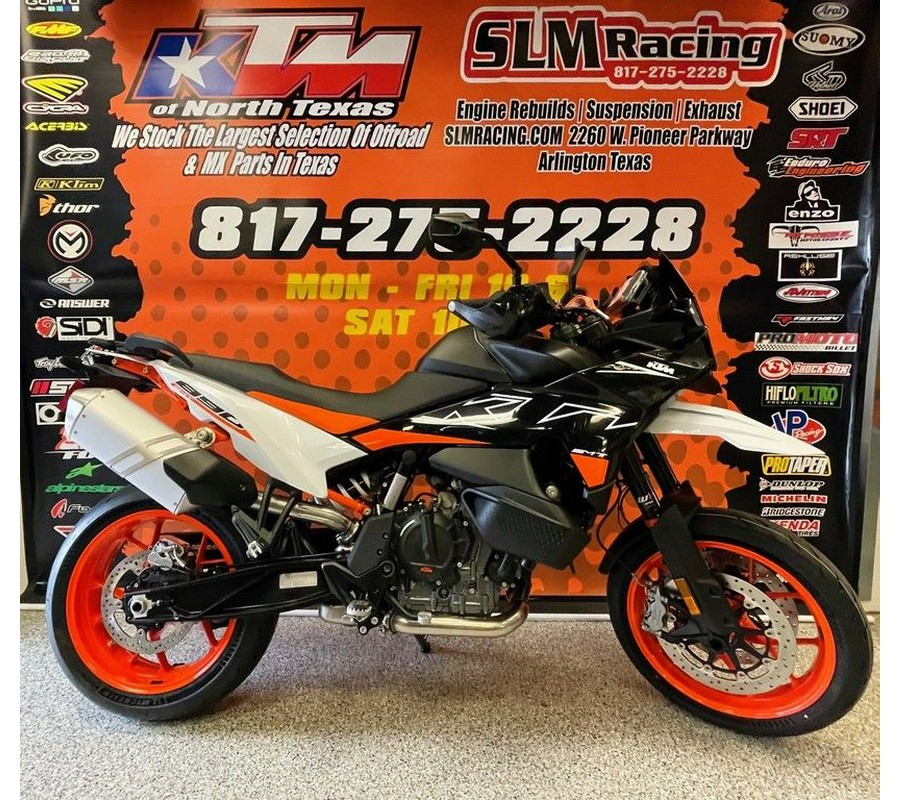 2024 KTM 890 SMT