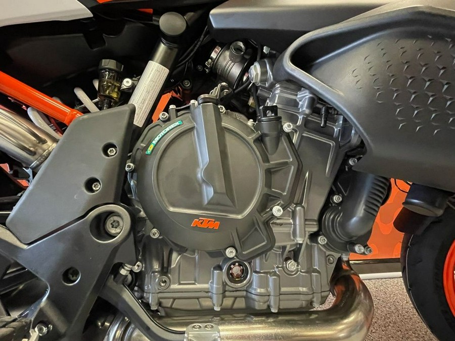 2024 KTM 890 SMT