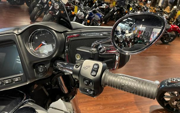 2020 Indian Motorcycle Indian® Roadmaster® Dark Horse®