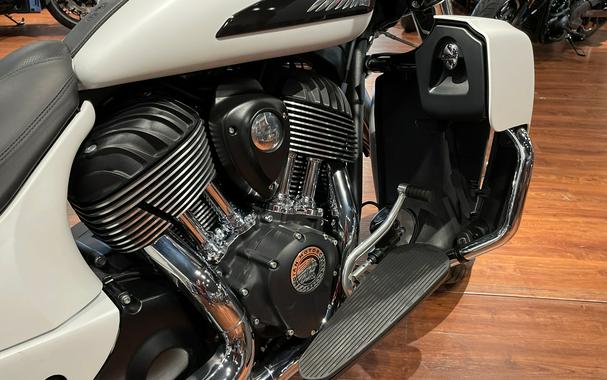 2020 Indian Motorcycle Indian® Roadmaster® Dark Horse®