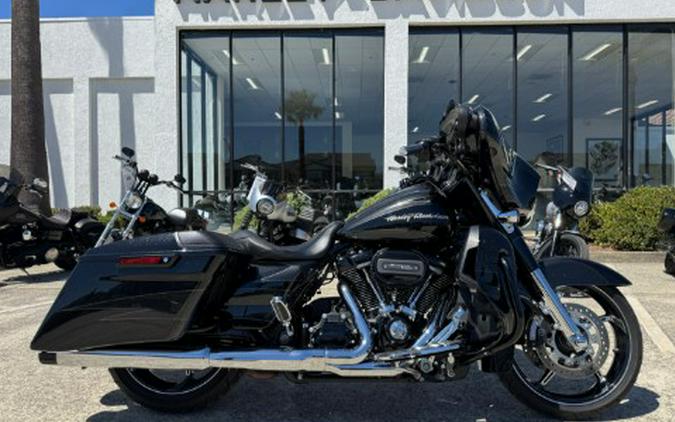 2017 Harley-Davidson CVO™ Street Glide®