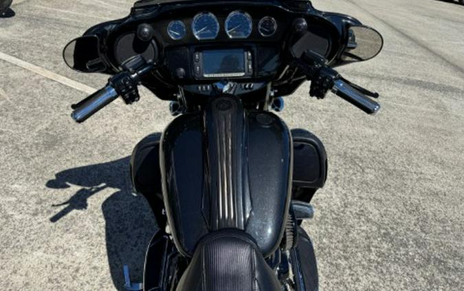 2017 Harley-Davidson CVO™ Street Glide®