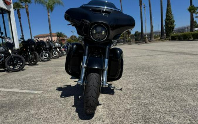 2017 Harley-Davidson CVO™ Street Glide®
