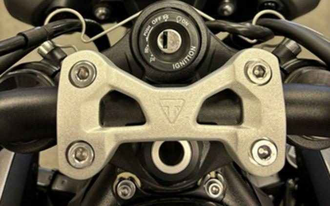 2025 Triumph Street Triple 765 RS Silver Ice