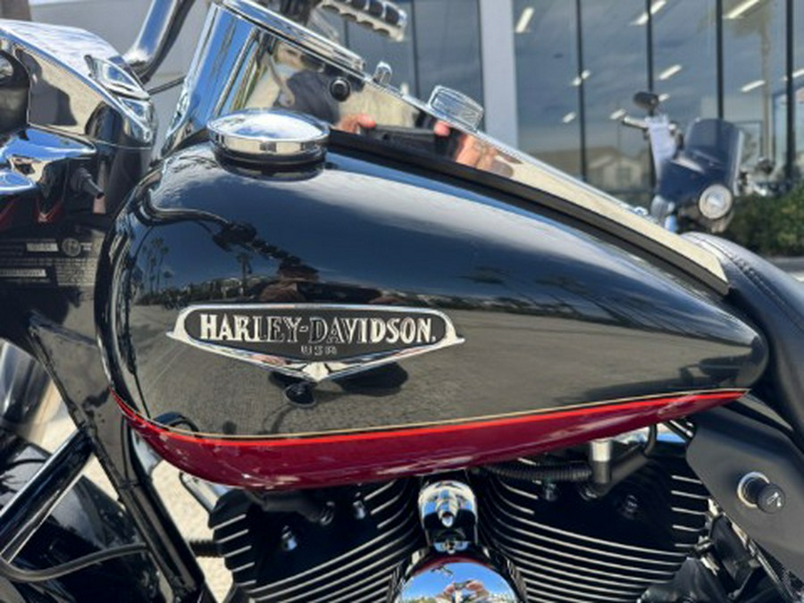 2005 Harley-Davidson FLHRCI Road King® Classic