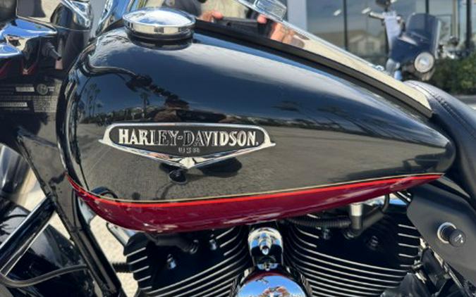 2005 Harley-Davidson FLHRCI Road King® Classic