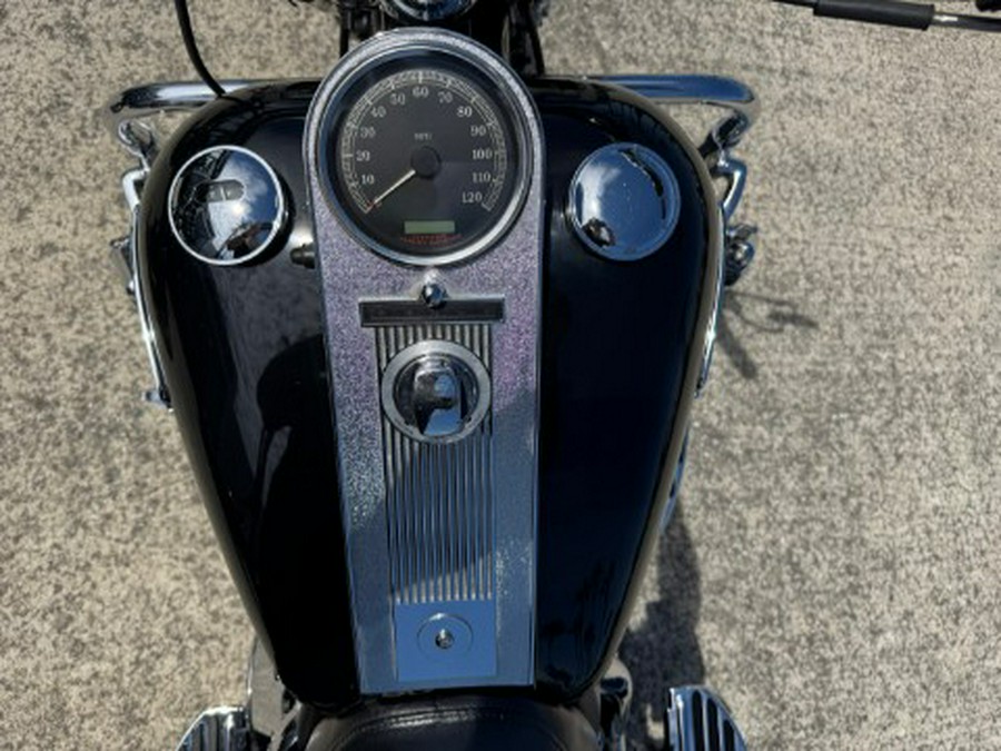 2005 Harley-Davidson FLHRCI Road King® Classic