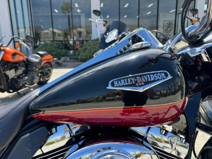 2005 Harley-Davidson FLHRCI Road King® Classic