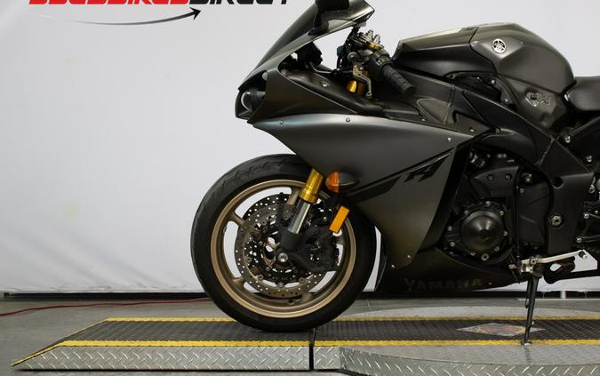 2014 Yamaha YZF R1 - $9,999.00