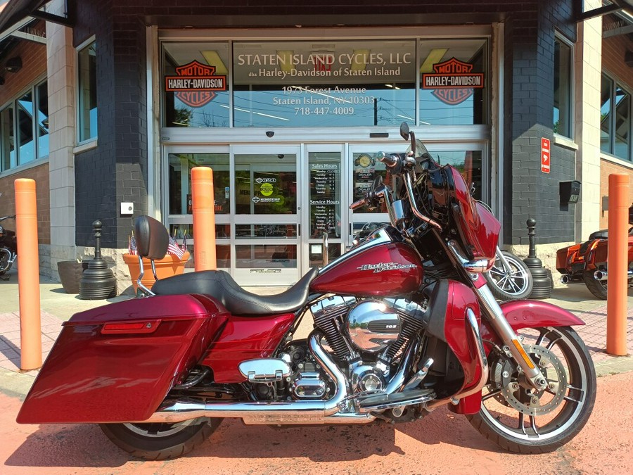 2016 Harley-Davidson Street Glide Special Velocity Red Sunglo