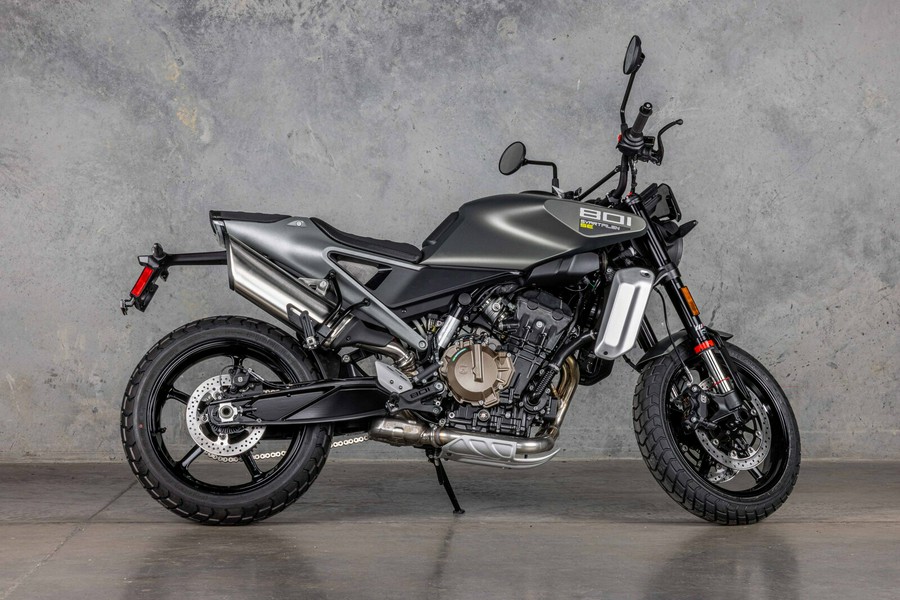 2027 Husqvarna SVARTPILEN 801 - VM785054