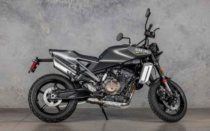 2027 Husqvarna SVARTPILEN 801 - VM785054