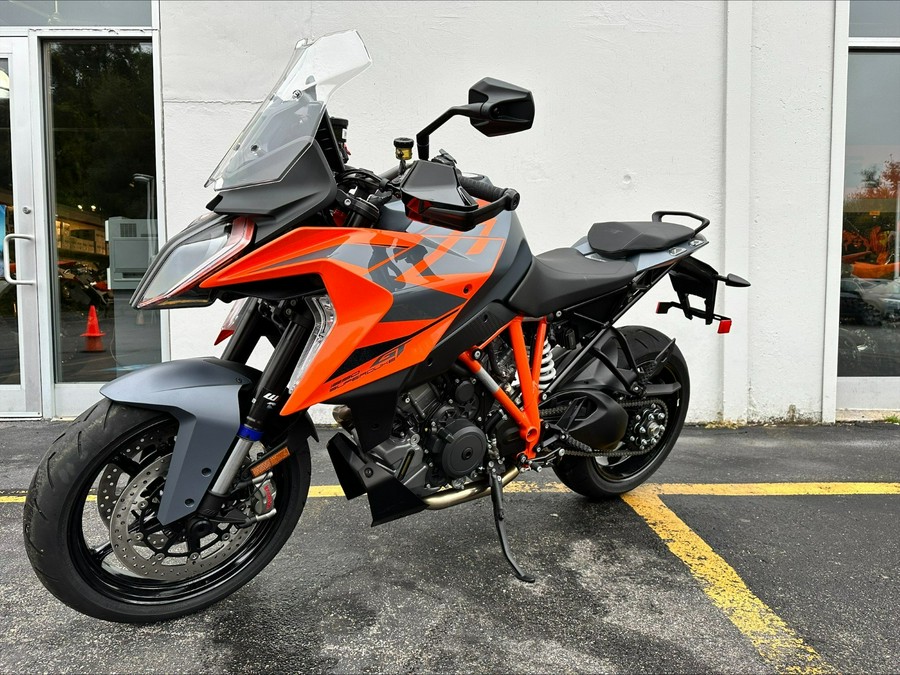 2023 KTM 1290 SUPER DUKE GT