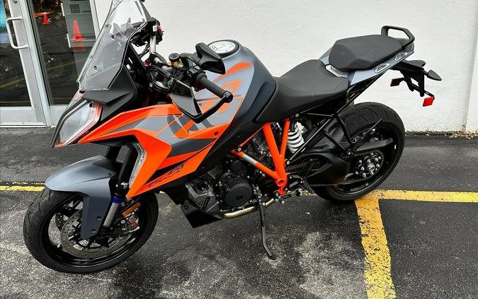 2023 KTM 1290 SUPER DUKE GT