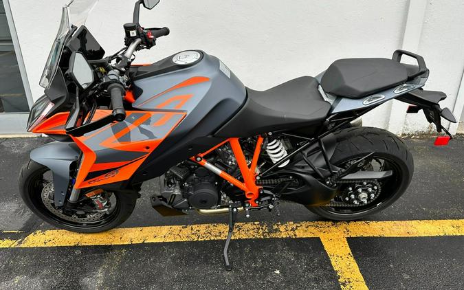 2023 KTM 1290 SUPER DUKE GT