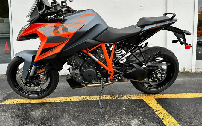 2023 KTM 1290 SUPER DUKE GT