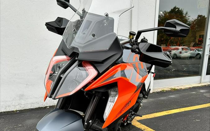 2023 KTM 1290 SUPER DUKE GT