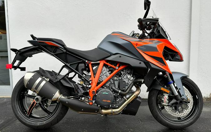 2023 KTM 1290 SUPER DUKE GT