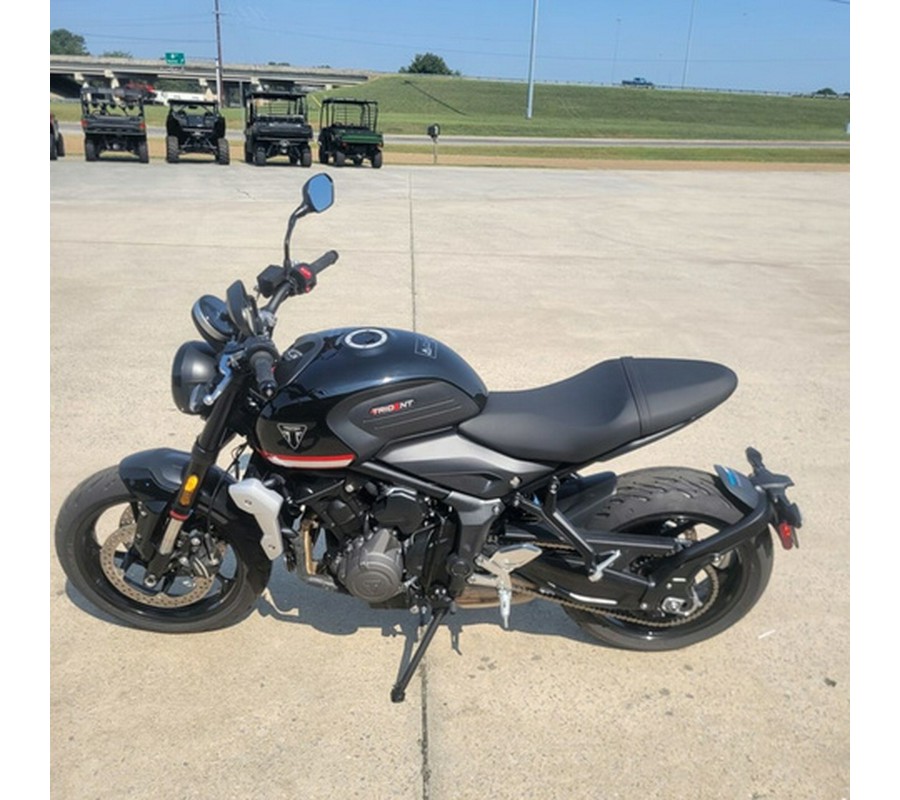 2024 Triumph Trident 660 Sapphire Black