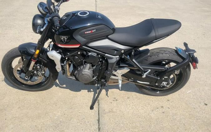 2024 Triumph Trident 660 Sapphire Black