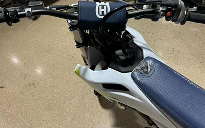 2025 Husqvarna TC 300