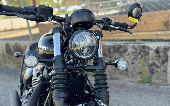 2019 Triumph Bonneville Bobber Black Jet Black