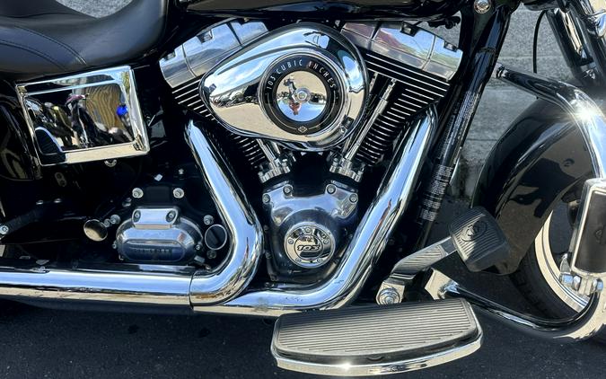 Harley-Davidson® Switchback™ 2013 FLD BLACK