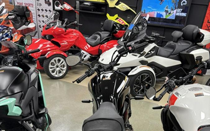 2025 Yamaha XSR 700