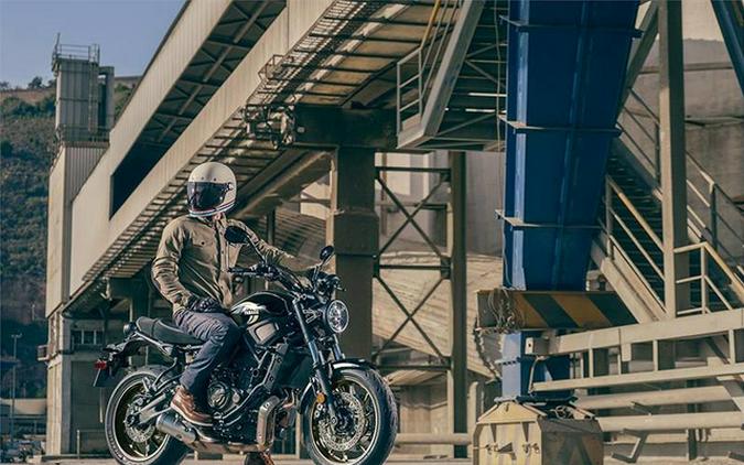 2025 Yamaha XSR 700