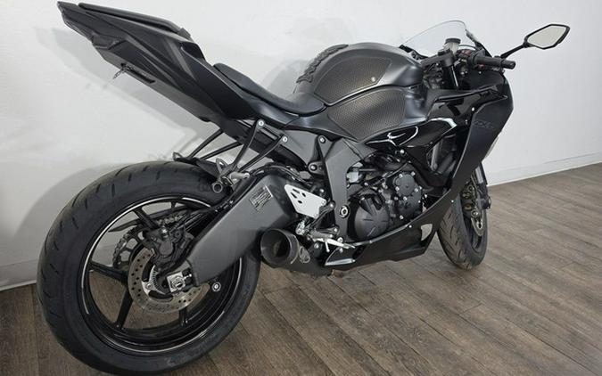 2024 Kawasaki Ninja ZX-6R Metallic Flat Spark Black/Ebony