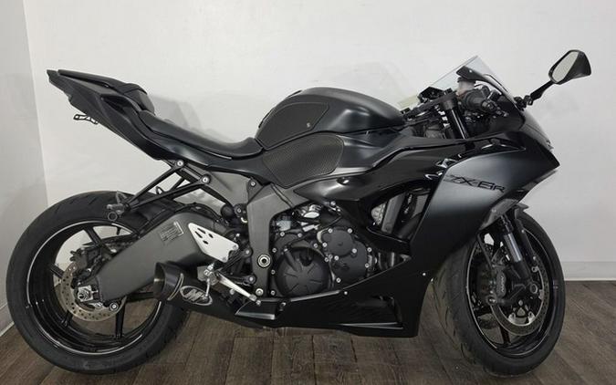 2024 Kawasaki Ninja ZX-6R Metallic Flat Spark Black/Ebony