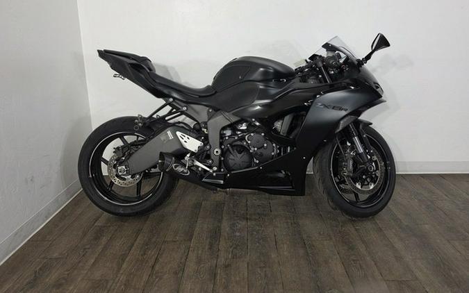 2024 Kawasaki Ninja ZX-6R Metallic Flat Spark Black/Ebony