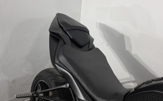 2024 Kawasaki Ninja ZX-6R Metallic Flat Spark Black/Ebony