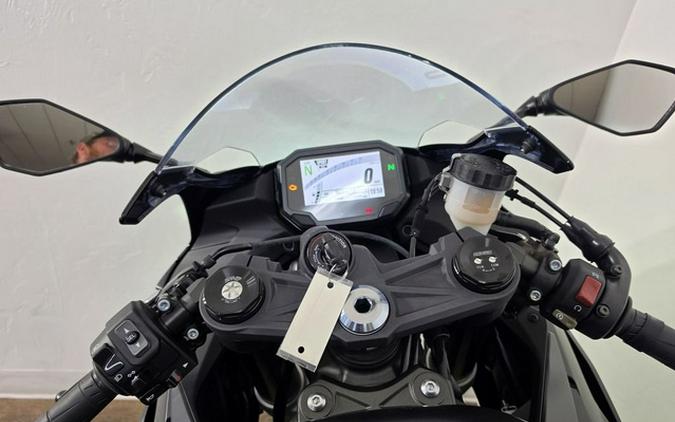 2024 Kawasaki Ninja ZX-6R Metallic Flat Spark Black/Ebony