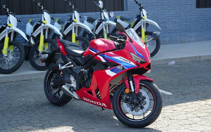 2025 Honda CBR650R E-Clutch