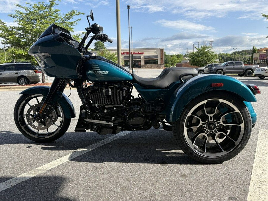 2026 Road Glide 3 Teal Thunder
